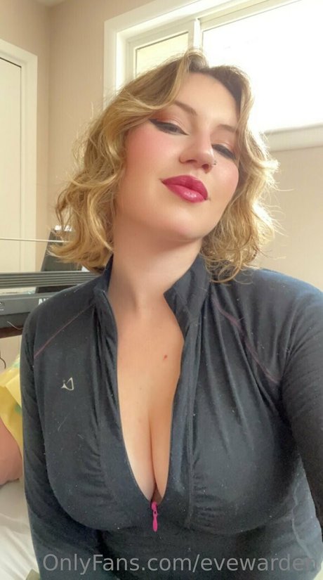 Eve Warden modèle sexy photos