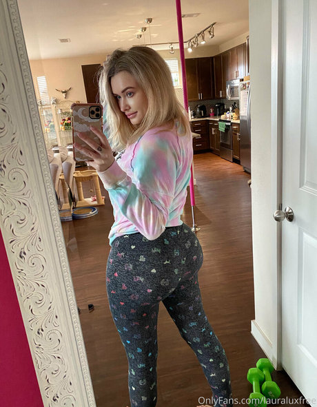 lauraluxfree modèle pornographique img