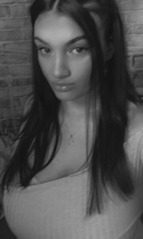 Chloe Ann Whitham étoile érotique archive