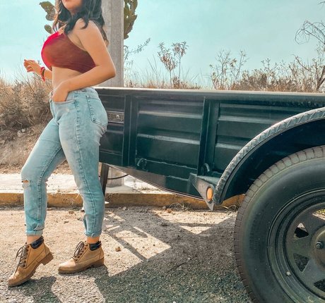 Danahe Vasquez star du porno érotique des photos