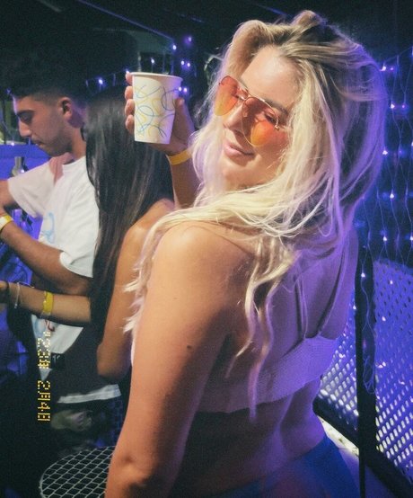 Noelle Starr star du porno xxx photo