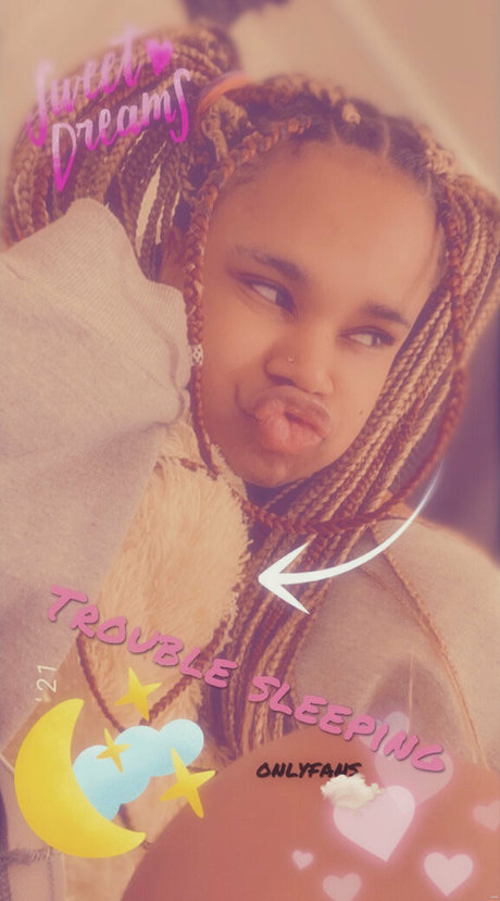 cloudyvi_ actrice érotique galerie