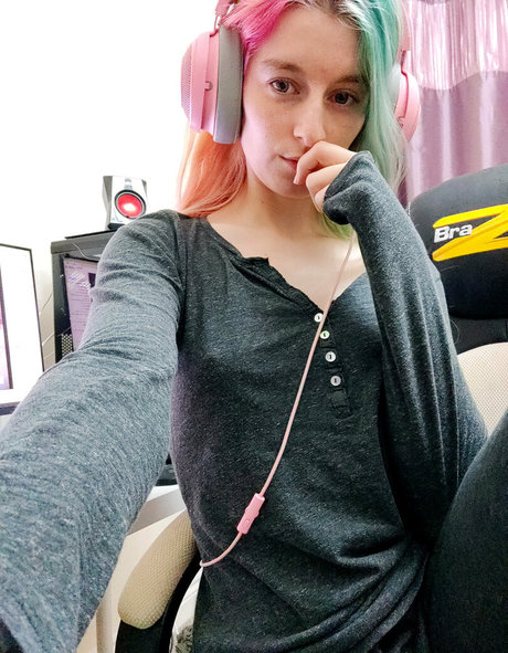 seins bonnet g onlyfans art photo