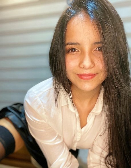 raychell black modèle photo