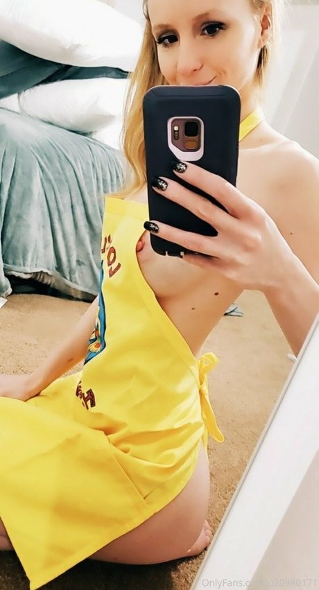 Elle Dainty beau modèle archive