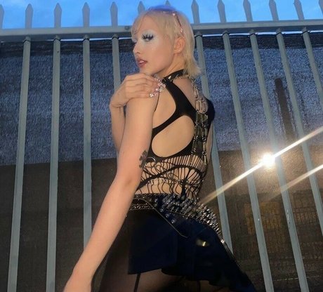 Chloe Moriondo modèle gratuit image