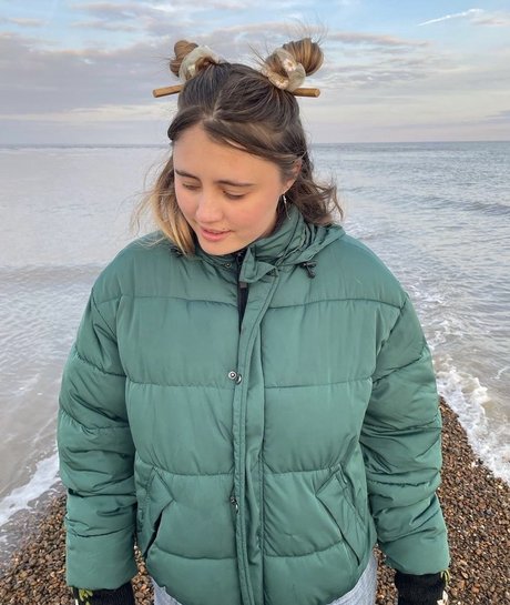 Lia Marie Johnson étoile chaude collection