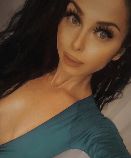 spicypeach8 actrice nue des photos