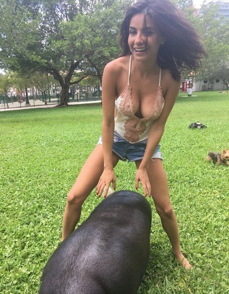 Mikaela Hoover star du porno sympa photos