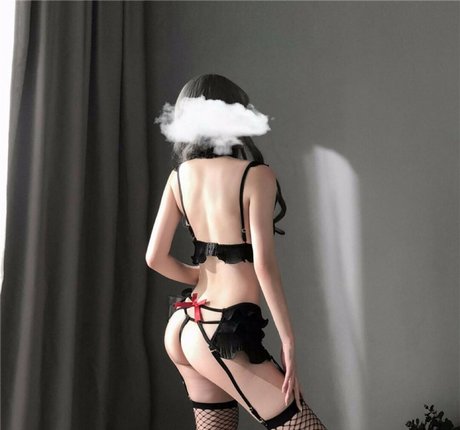 NikiMeow belle star du porno archive