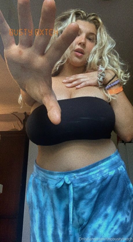 thebustybxtch modèle hd galeries