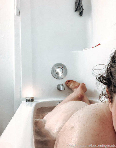 becomingmads modèle nu photo