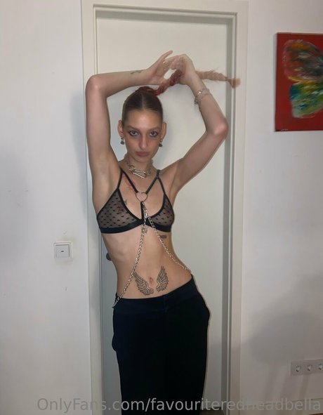 favouriteredheadbella meilleure actrice photo