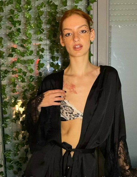 favouriteredheadbella star du porno sexy archive