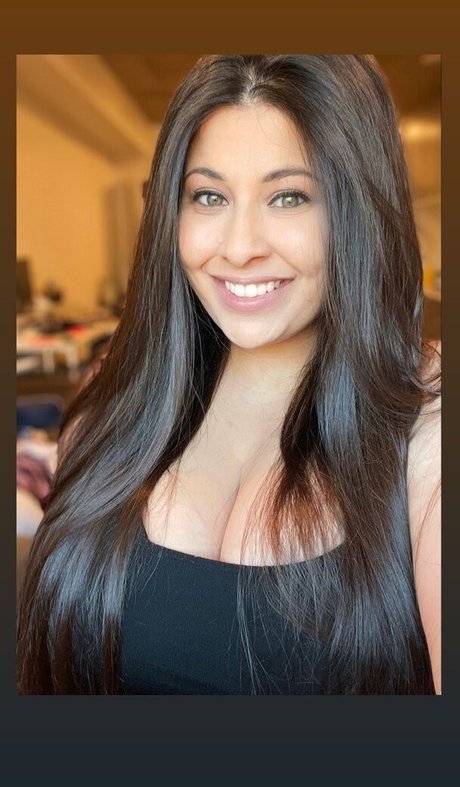 Vanessa Romero star du porno belle des photos