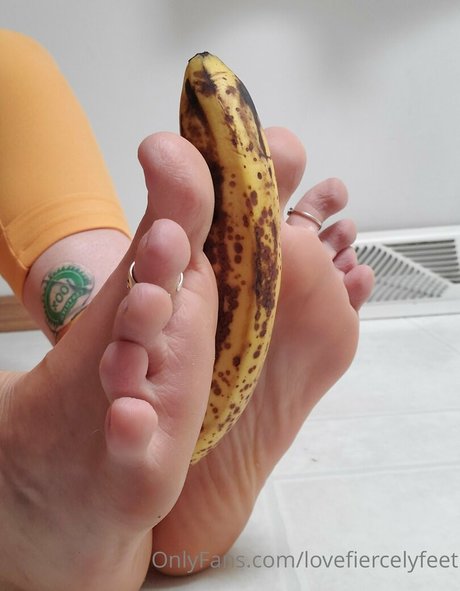 lovefiercelyfeet jolie actrice img