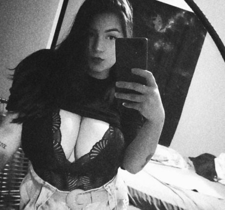 Cyntia K modèle chaud archive