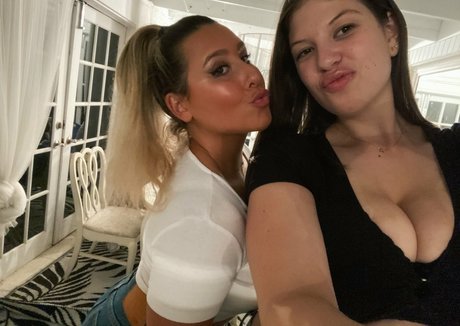 Alana Z jolie star du porno collection