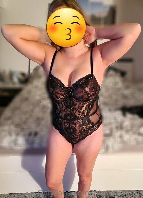 luisanextdoor actrice érotique collection