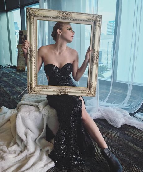 Sydney Poniewaz actrice parfaite des photos