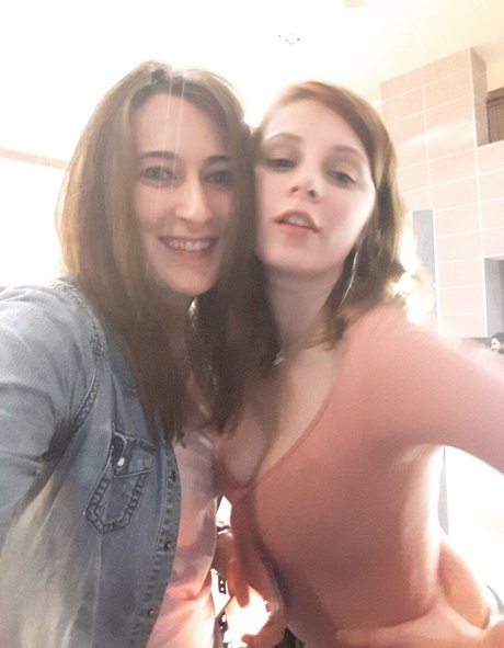 Sydney Poniewaz star du porno sympa galerie