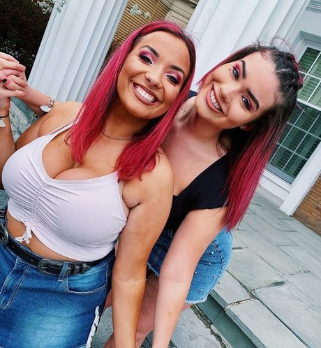 Emily E étoile xxx photo