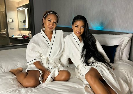 mai91237 nus de stars du porno galeries