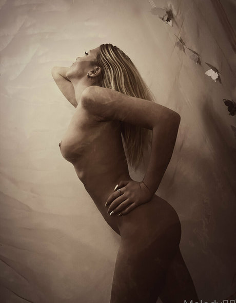 pawg blonde uniquementfans nu des photos