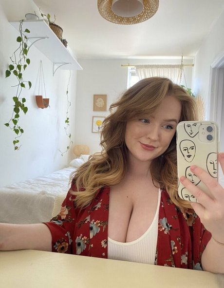 Cayley M sexe star image