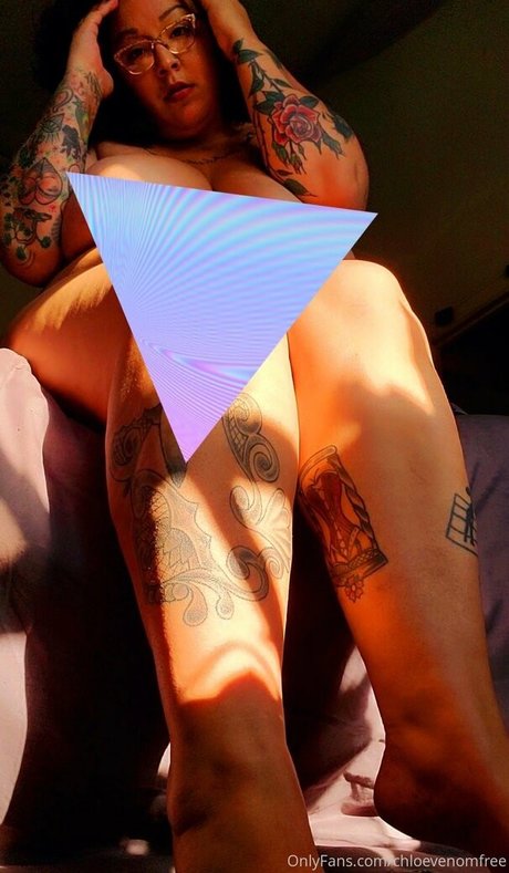 chloevenomfree modèle sympa photos