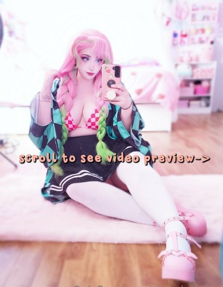 Strawbunnny star du porno exclusive photo