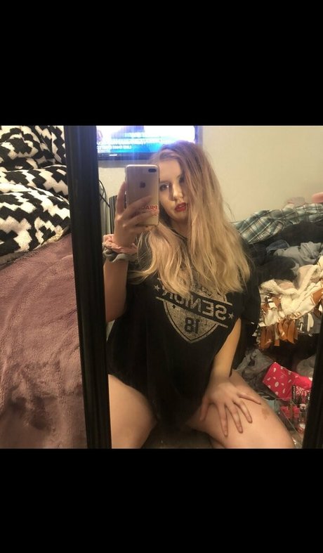 chaton courbé onlyfans art parfait galeries