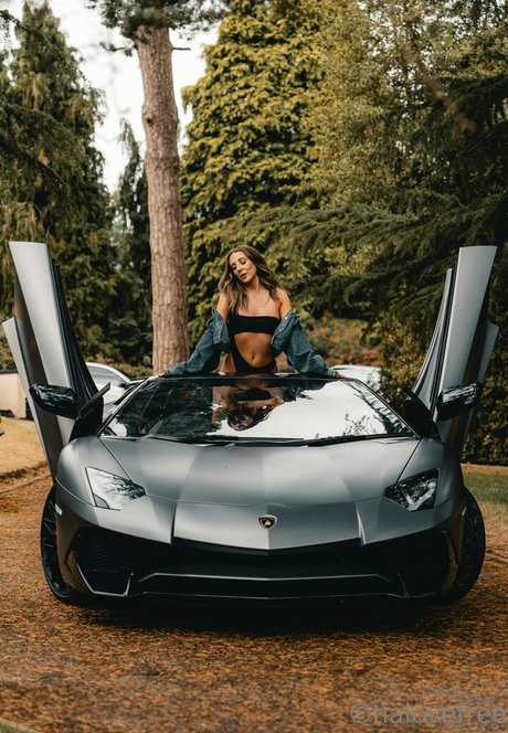 tia love étoile chaude archive