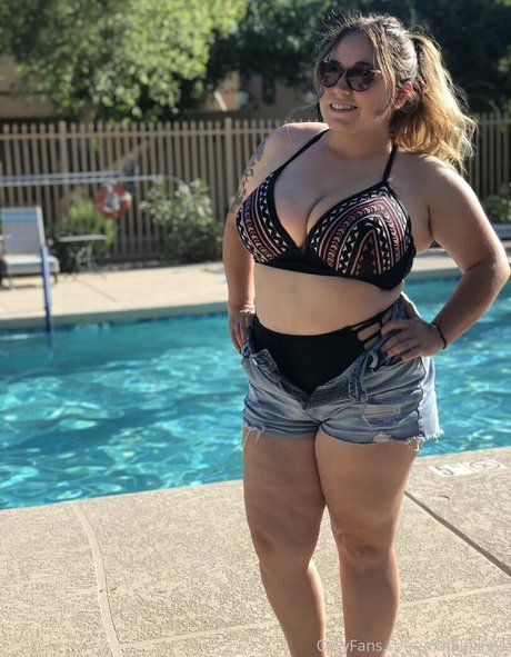 madibaileyx modèle adulte photo