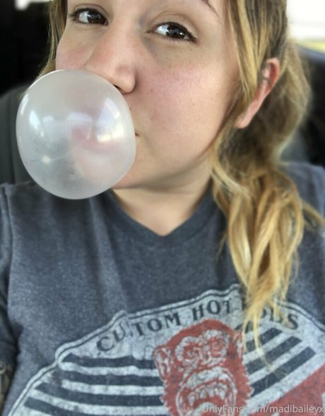 madibaileyx jolie actrice photo