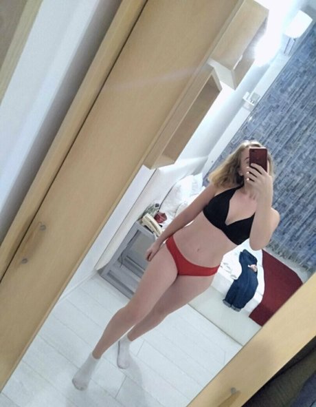 little nnata star du porno sexy photos