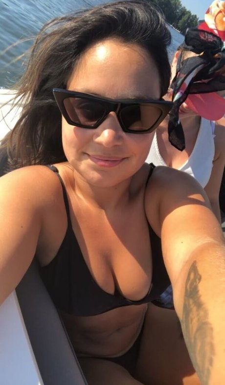 Anna Abreu modèle sympa photos