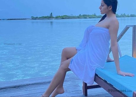 Simran Kaur Hundal étoile érotique galeries