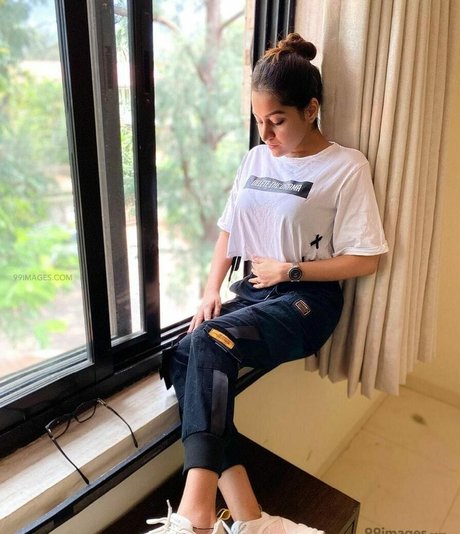 Simran Kaur Hundal star du porno en haute qualité galerie