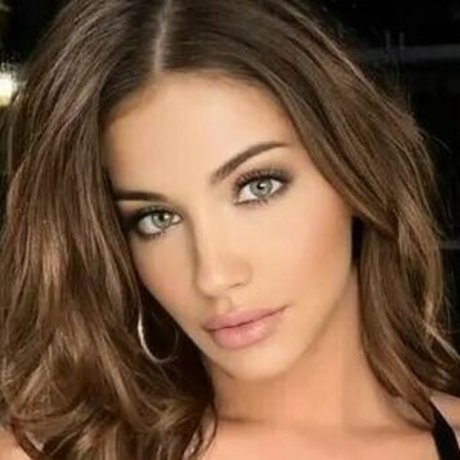 Romina Balzare joli modèle photo