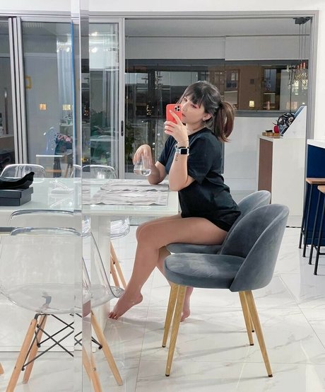 Thais Matsufugi haut modèle galerie