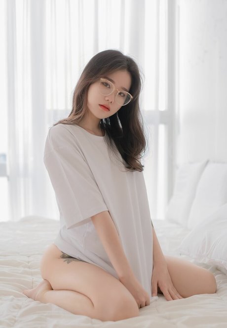 sira gravia modèle adulte photos