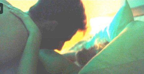 Eliza Taylor étoile sexy archive