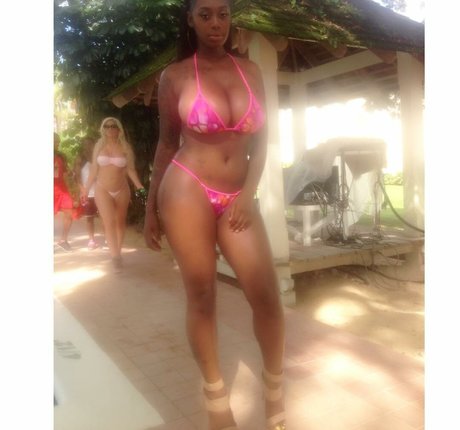 NonnieBaby modèle joli images