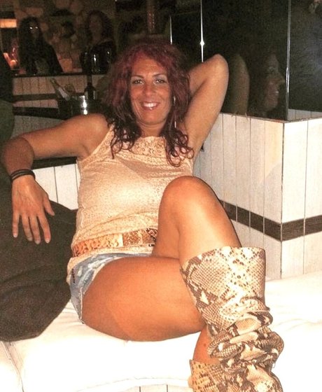 Betty LaRouge xxx étoile galeries