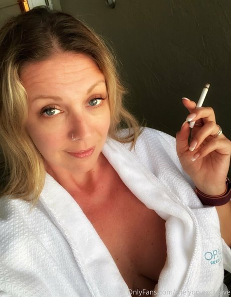 ellelyon exclusive jolie actrice image