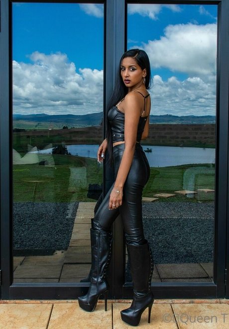 thequeentrish modèle xxx des photos