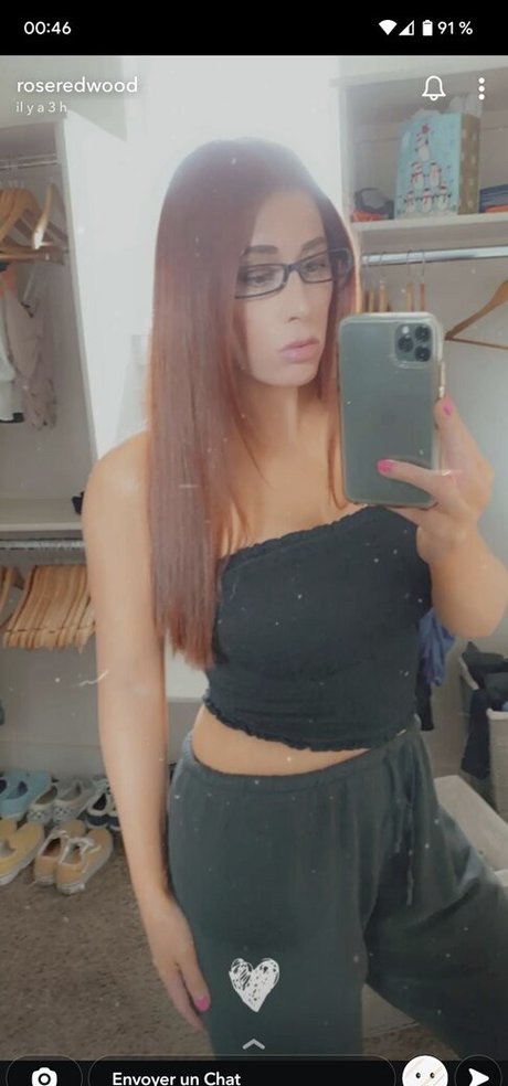 Rose Redwood modèle nu des photos