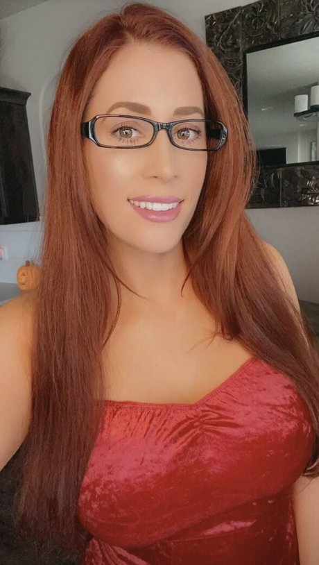 Rose Redwood star exclusive photo