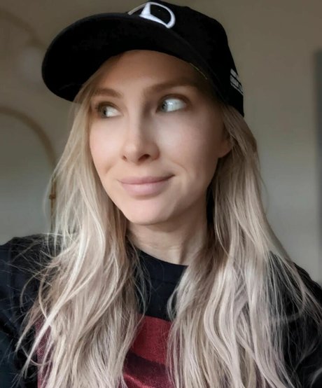 Mallory Moore actrice porno archive